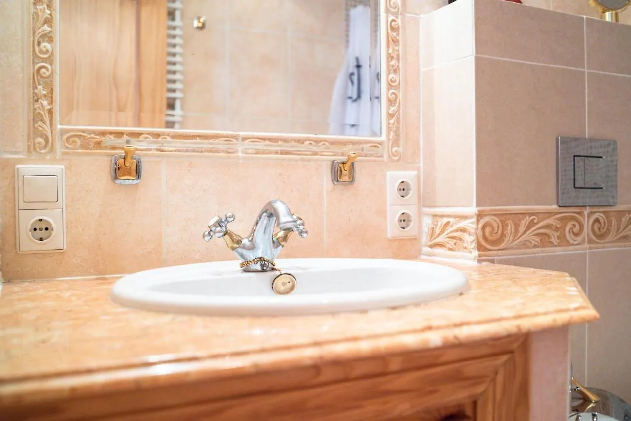 Azahara 1 3A Casa Concha Great Location And Nice View Located In The Popular Aloha Apartment Marbella